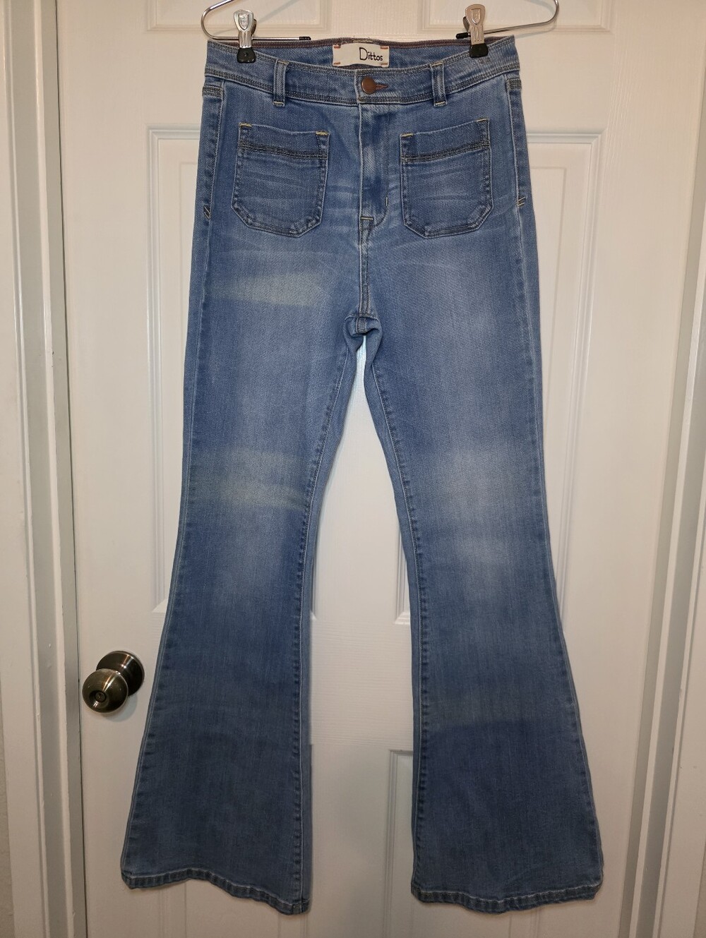 Dittos Women's Medium Blue Flared Leg Jeans Sz 27